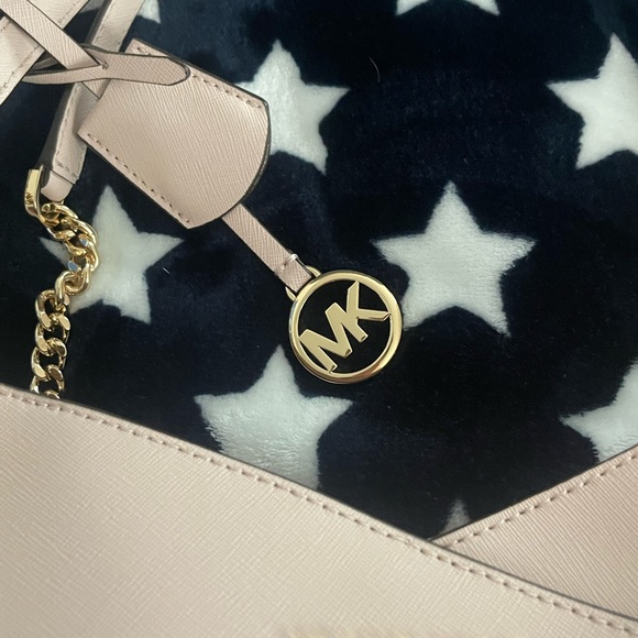 Michael Kors Jet Set Tote and Wallet - Picture 3 of 14